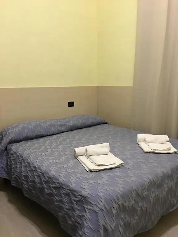 Guest House Hola Roma 3*,
